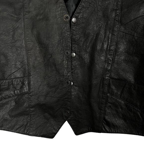 Black Leather Vest Silver Bike Western style 3X Pockets Biker Snap Vtg Retro - Picture 7 of 9